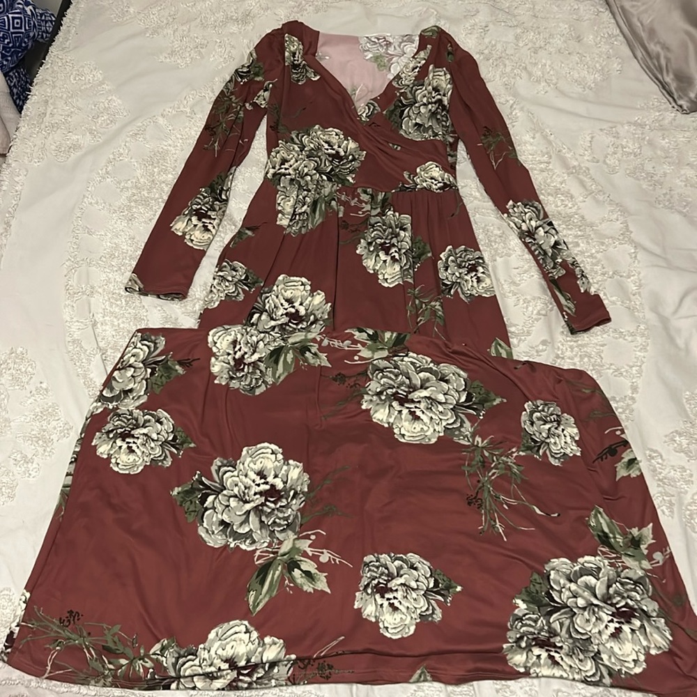 Purple/pink floral maxi dress